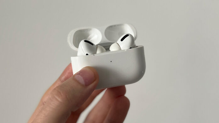 AirPods Pro (1ª geração) na Minha Mão