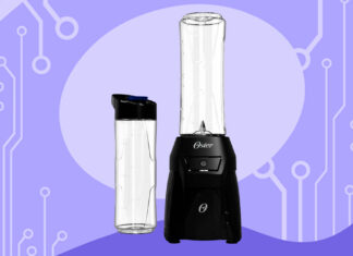 Blender Oster Power To Go com 2 jarras OBLD100